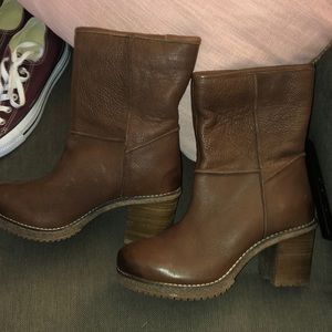 Naughty monkey boots